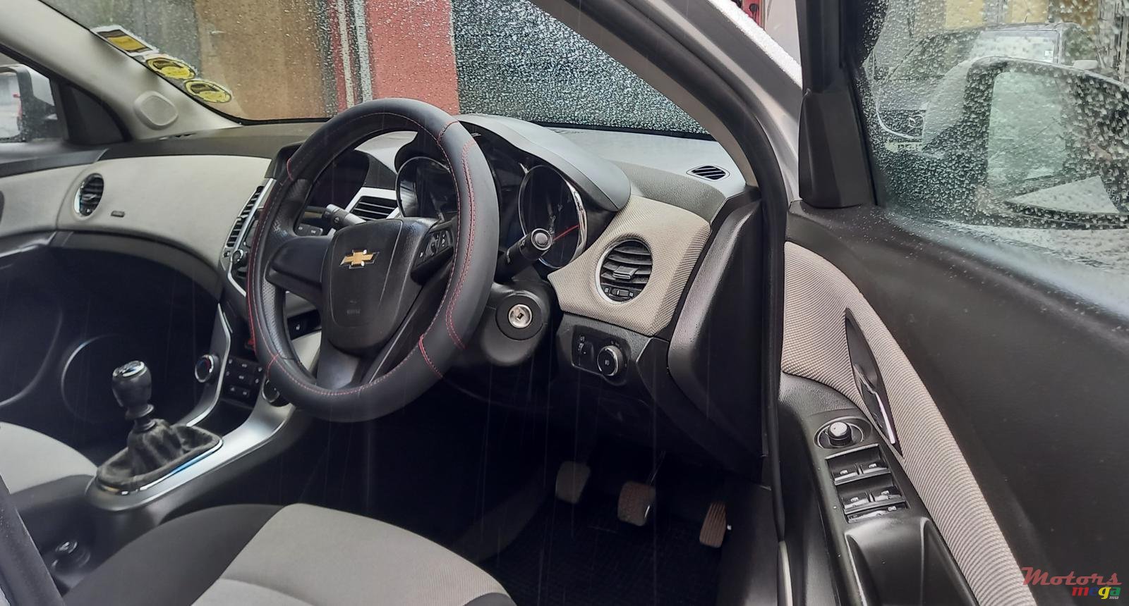 2011' Chevrolet Cruze photo #5