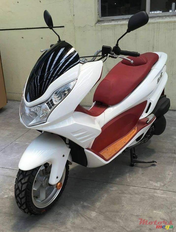 2015' Honda PCX photo #1