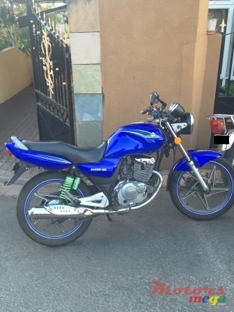 2010' Suzuki en 125 photo #1