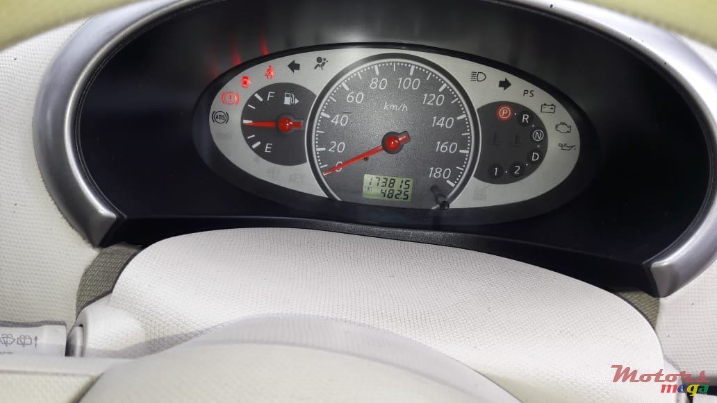 2005' Nissan March photo #1