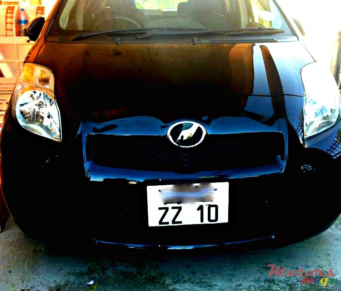 2010' Toyota Vitz photo #1
