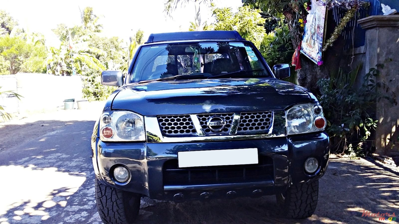 2003' Nissan Hardbody photo #1