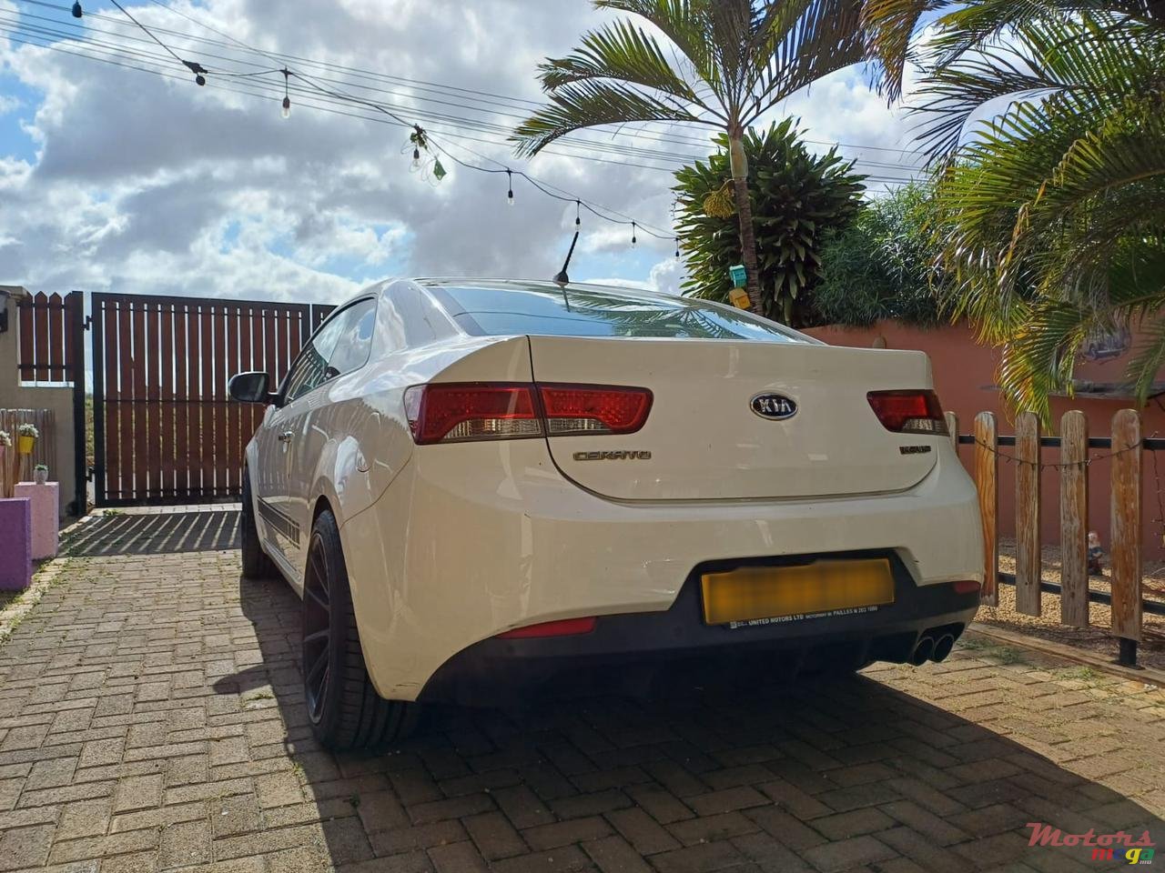 2012' Kia Cerato Koup photo #3