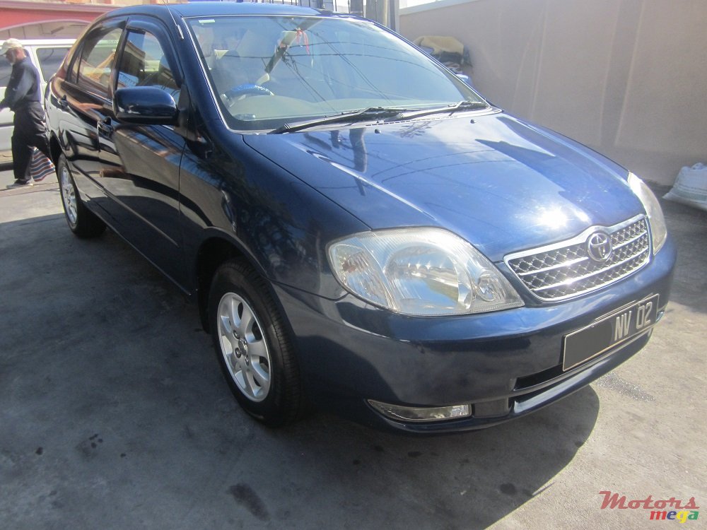 2002' Toyota Corolla GLI LuxeL photo #1