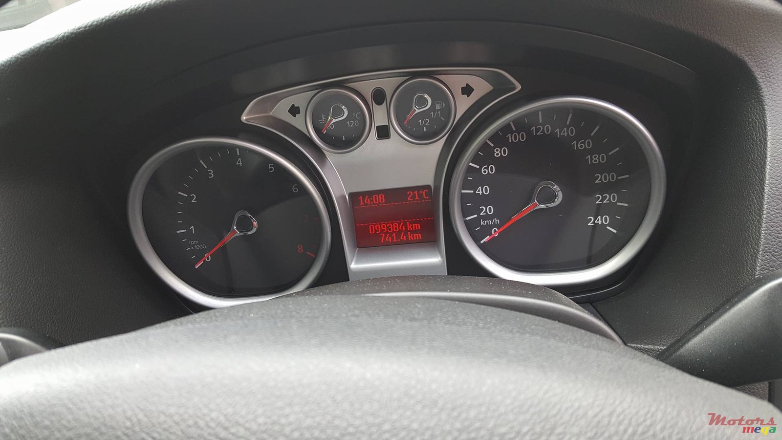 2010' Ford Focus photo #5