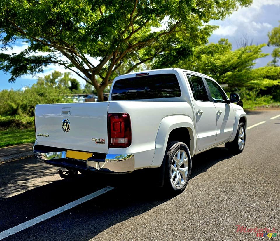 2018' Volkswagen Amarok photo #4