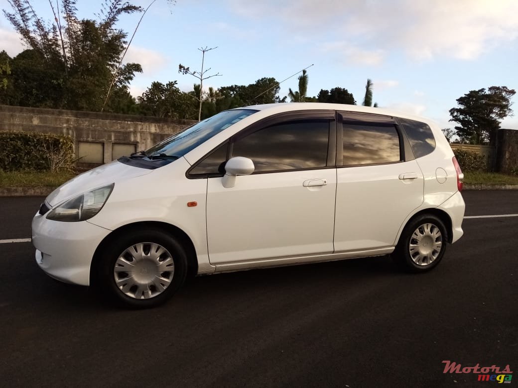 2005' Honda Jazz photo #4