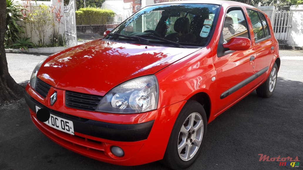 2005' Renault Clio photo #1