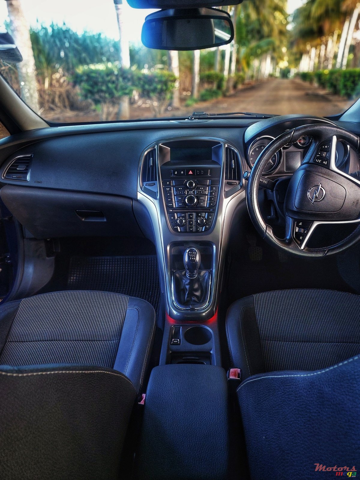 2012' Opel Astra None photo #4