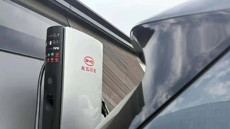 BYD promet une puissance de charge hallucinante sur ses nouvelles voitures électriques