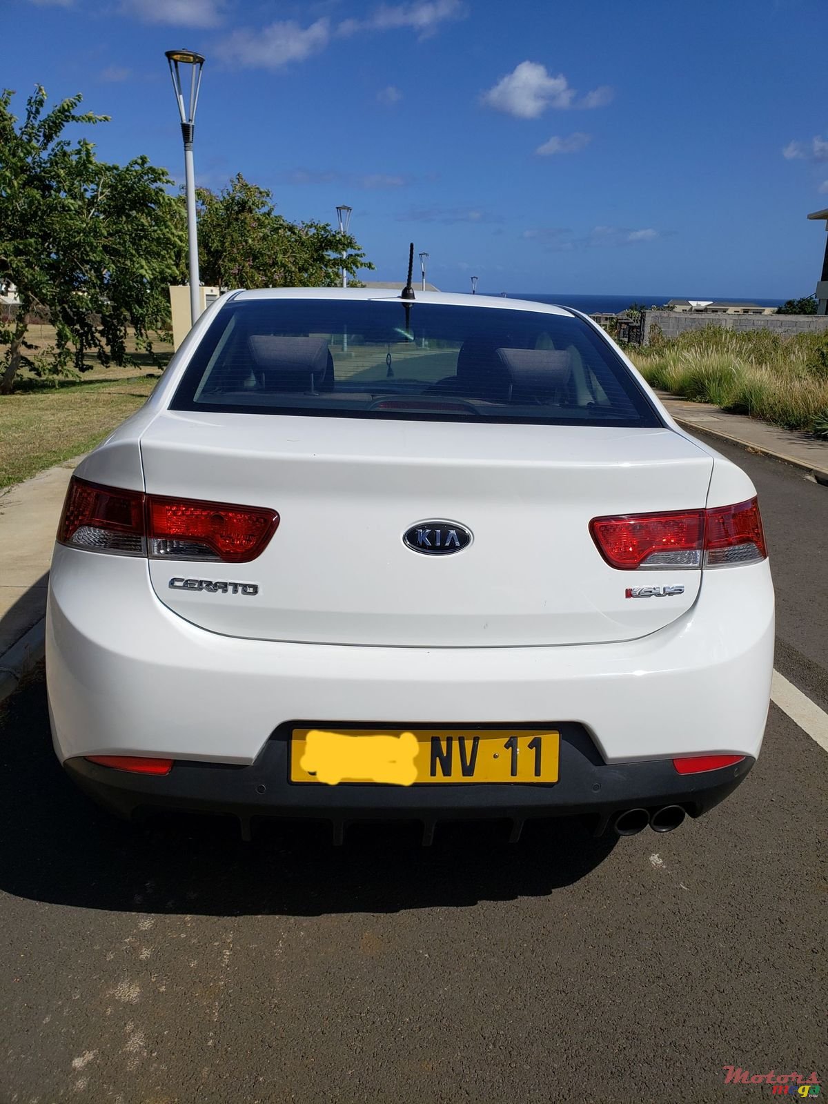 2011' Kia Cerato Koup photo #1