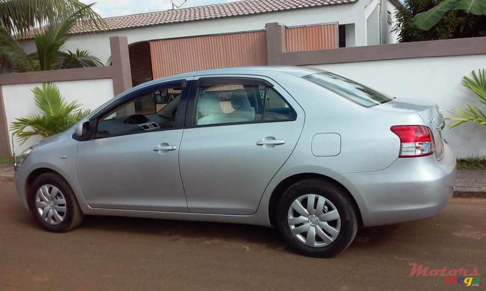 2007' Toyota Belta photo #2