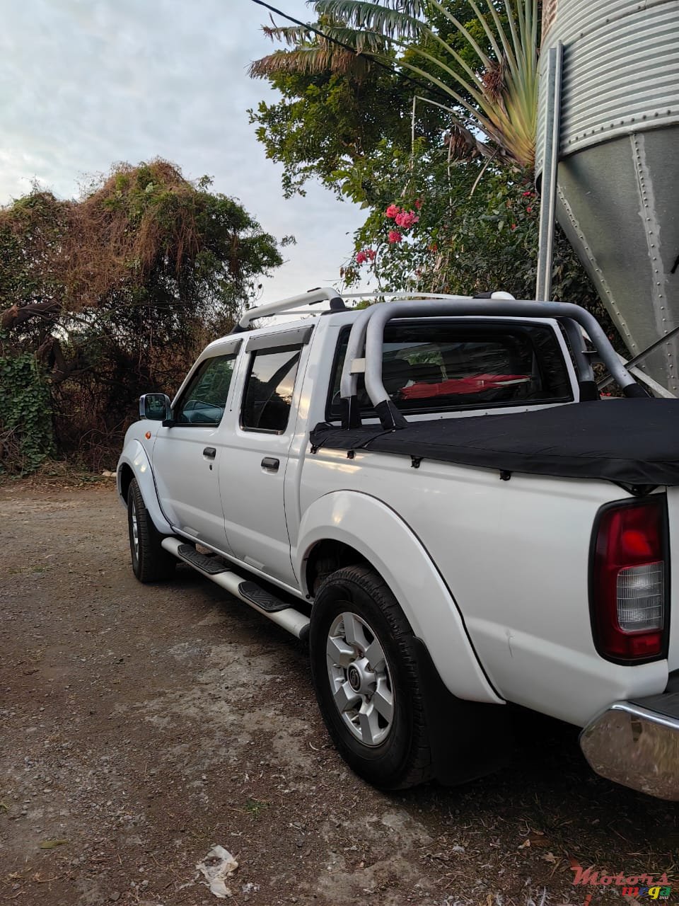 2014' Nissan NP300 photo #5