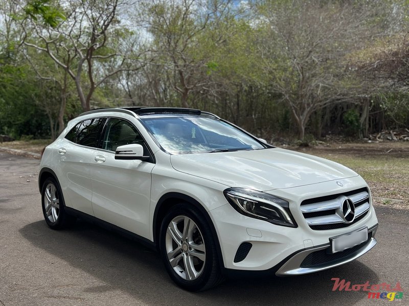 2017' Mercedes-Benz GLA 200 photo #1