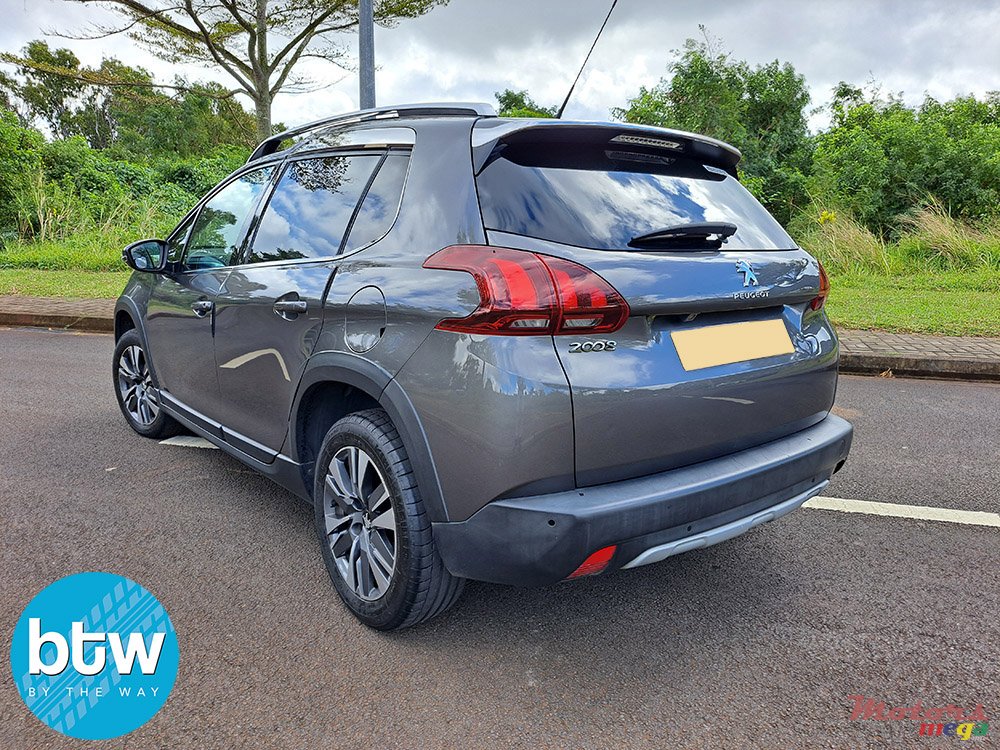 2019' Peugeot 2008 photo #3