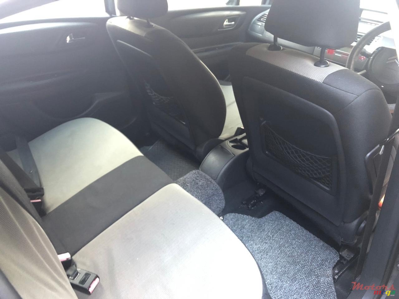 2009' Citroen C4 photo #4