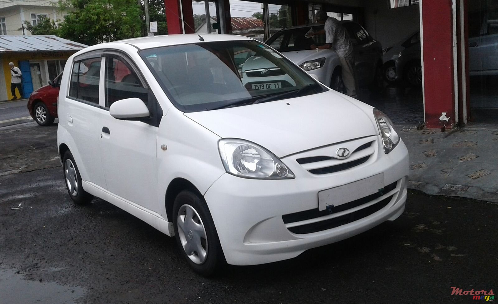 2010' Perodua Viva photo #1