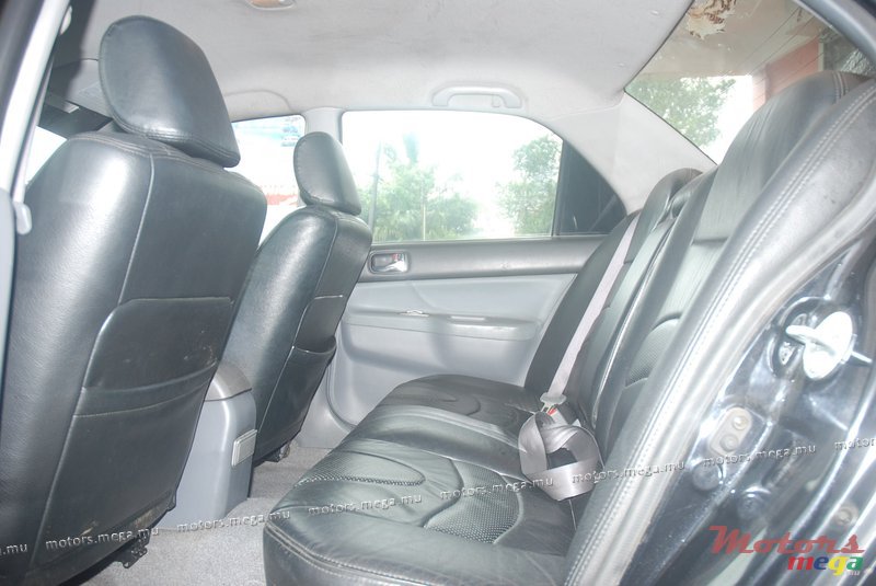 2004' Mitsubishi Lancer photo #5