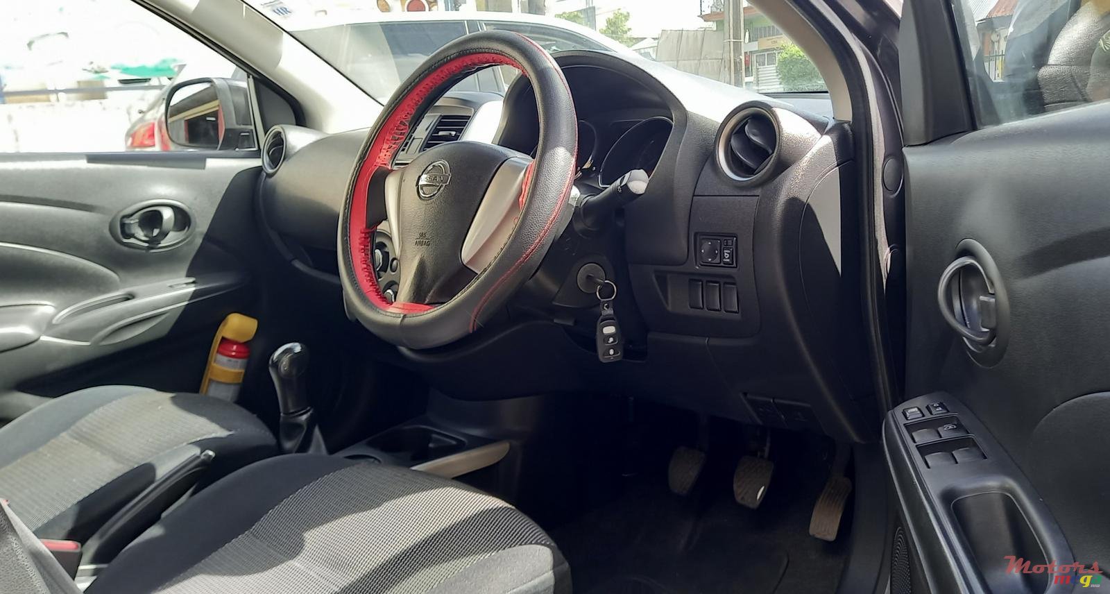 2015' Nissan Almera photo #5