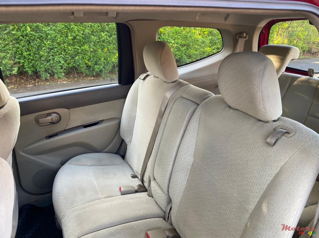 2014' Nissan Grand Livina photo #4