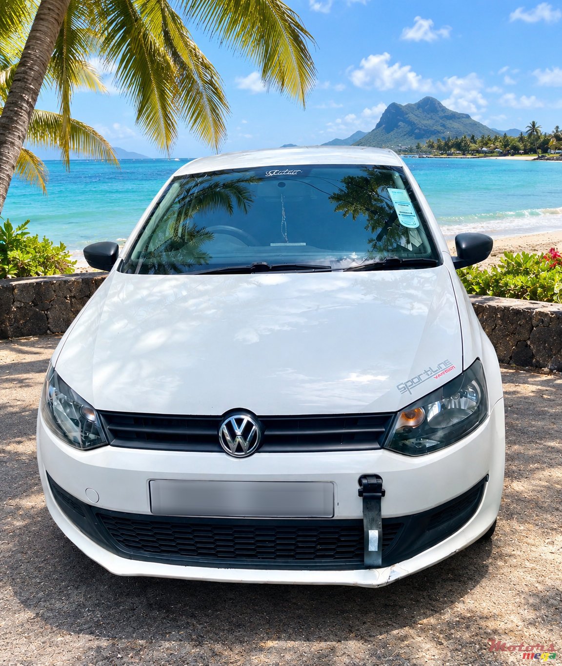 2012' Volkswagen Polo photo #3