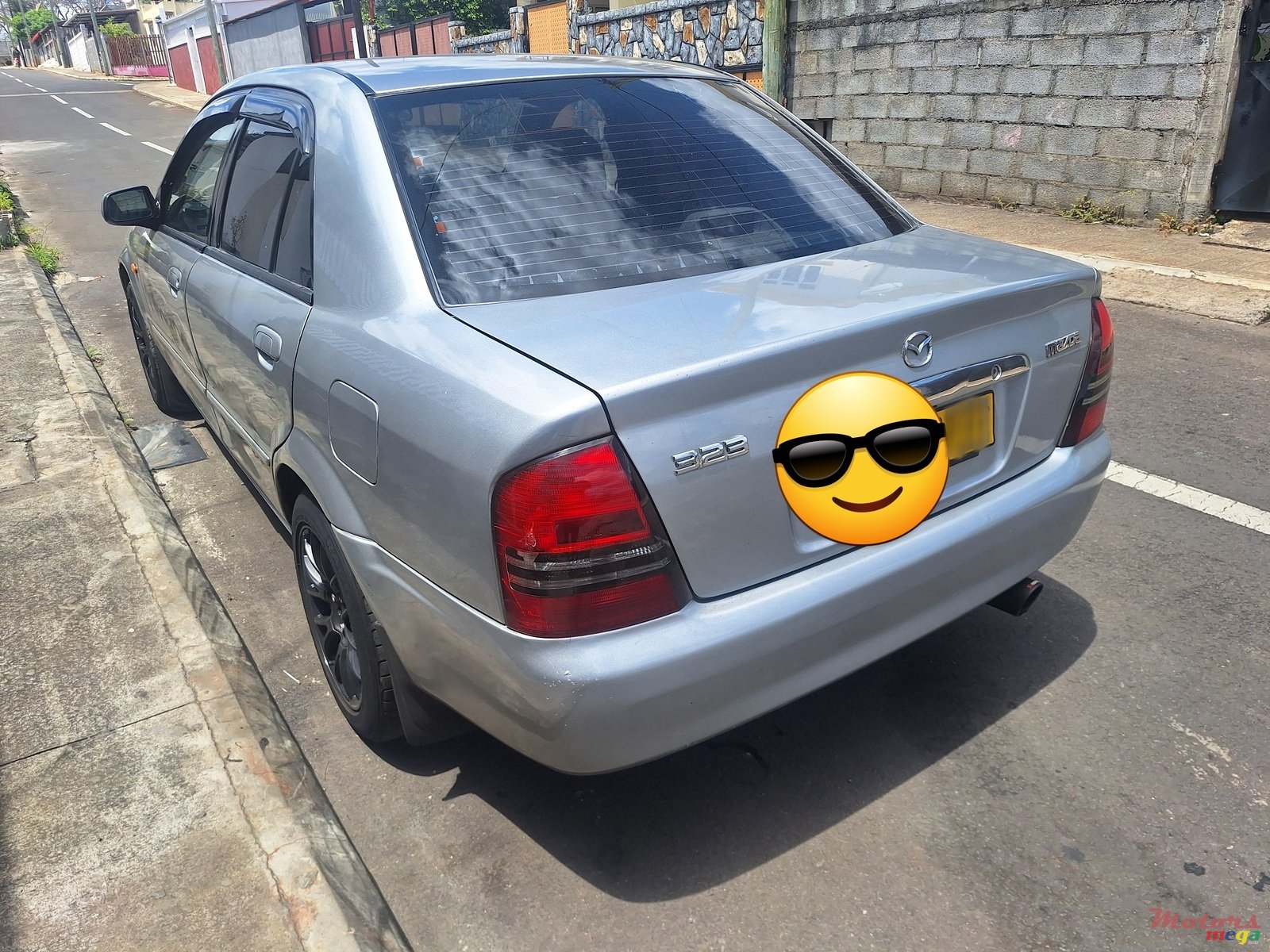 2002' Mazda 323 photo #2