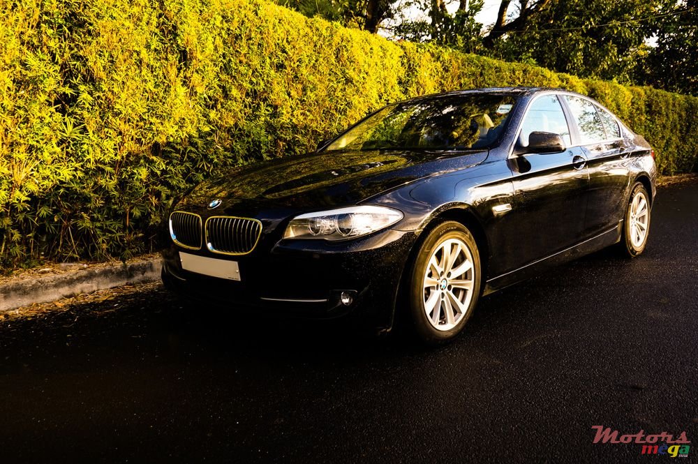 2011' BMW 523 photo #6