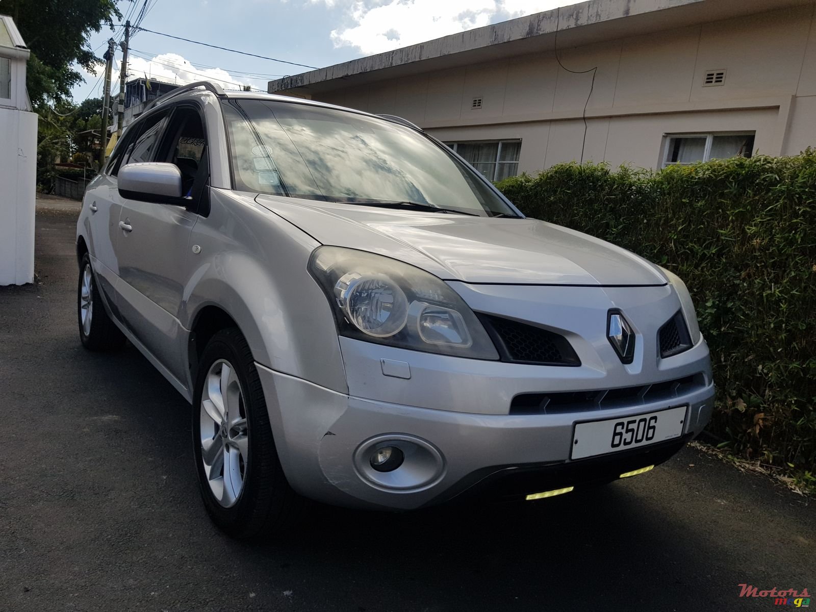 2010' Renault Koleos Automatic photo #1