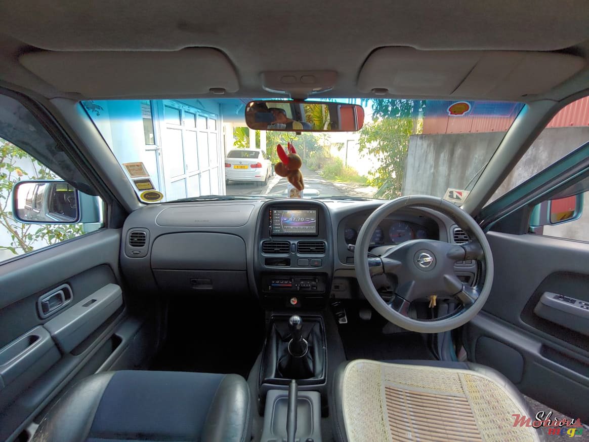 2003' Nissan Hardbody 3.0 Turbo 2X4 photo #6