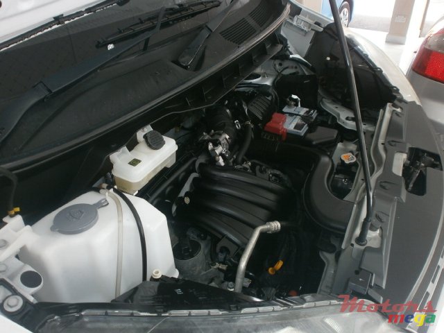 2015' Nissan NV 200 photo #5