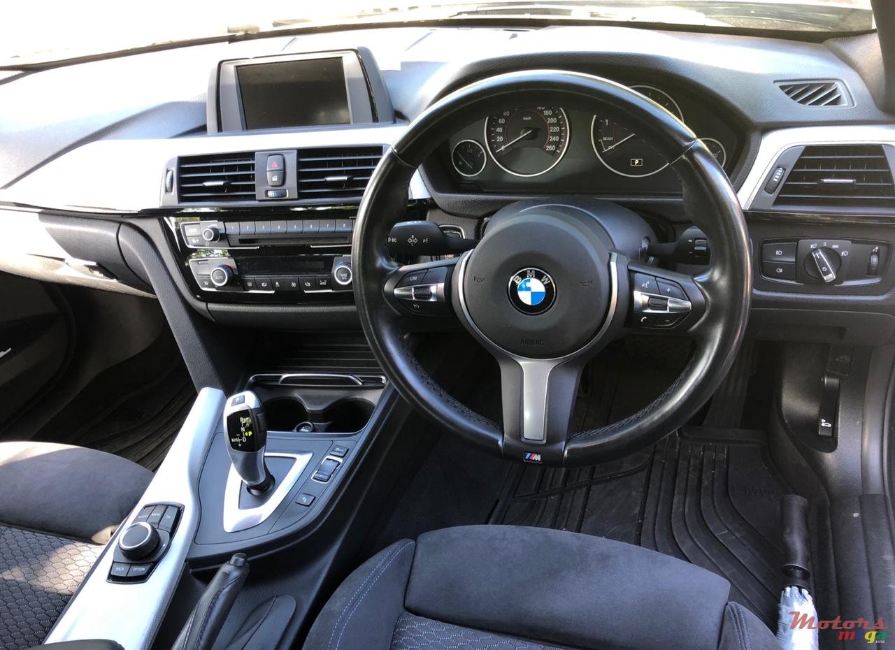 2017' BMW 3 Series photo #3