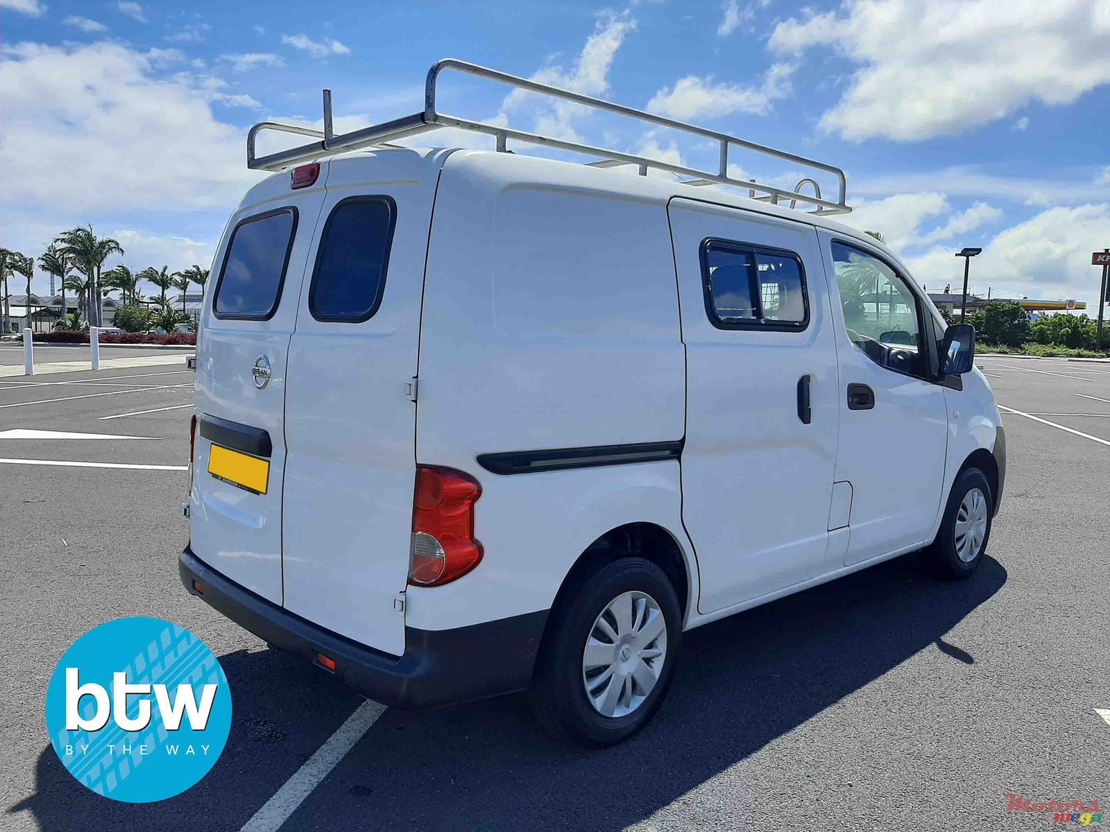 2018' Nissan NV photo #4