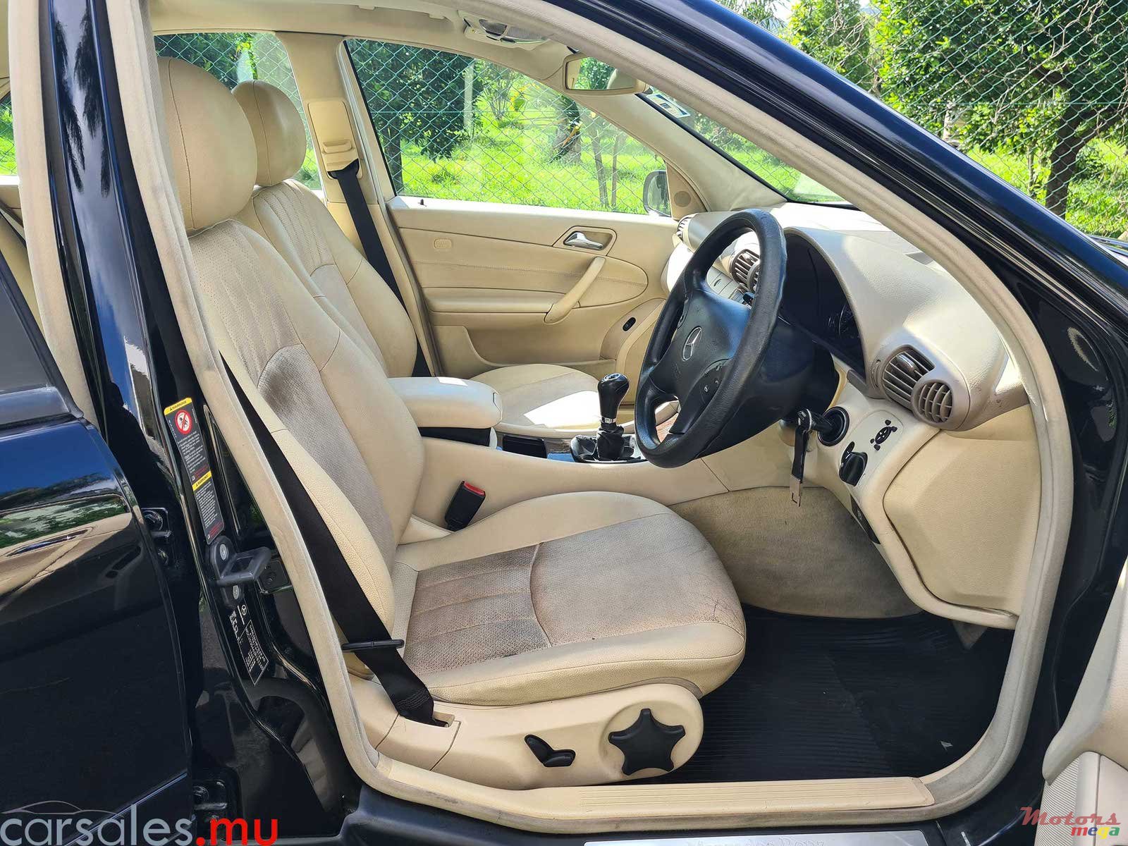 2005' Mercedes-Benz C 180 Kompressor Classic photo #5