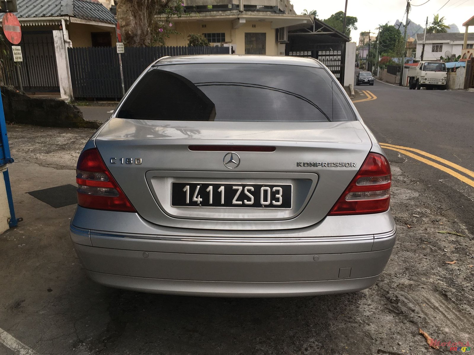 2003' Mercedes-Benz CLC 180 photo #1