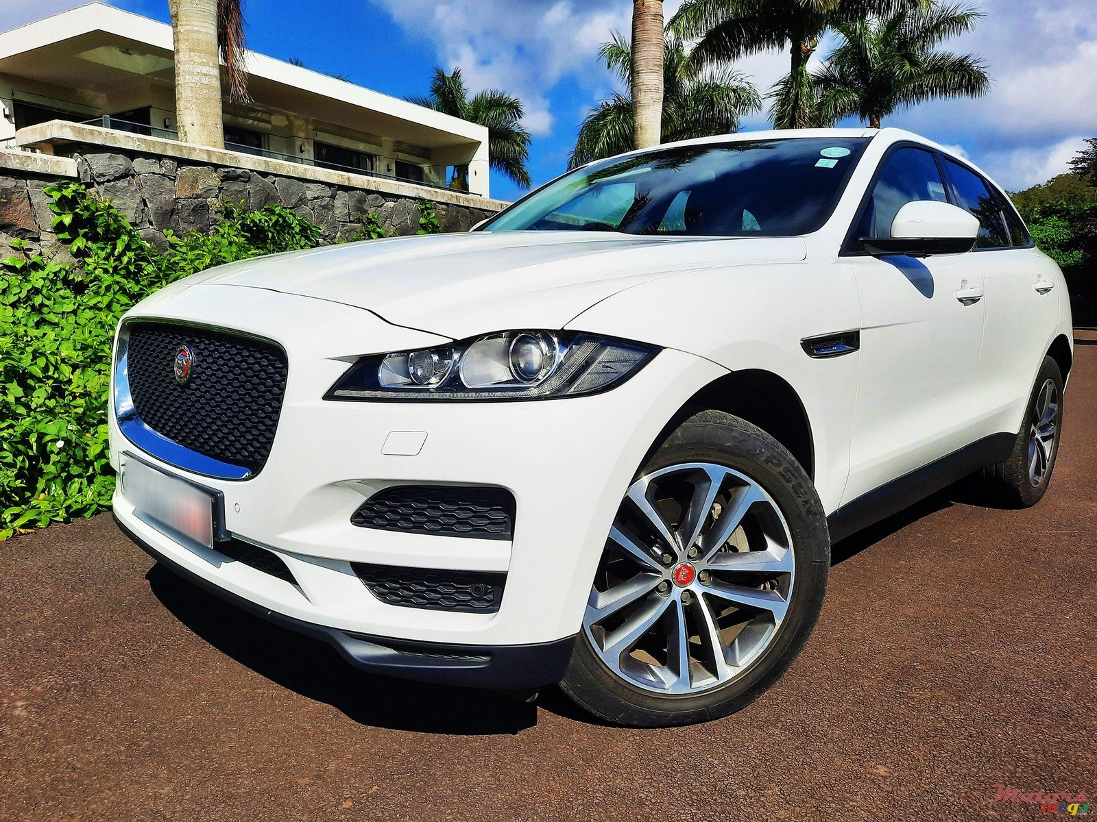 2018' Jaguar F-Pace 2.0d AWD photo #1