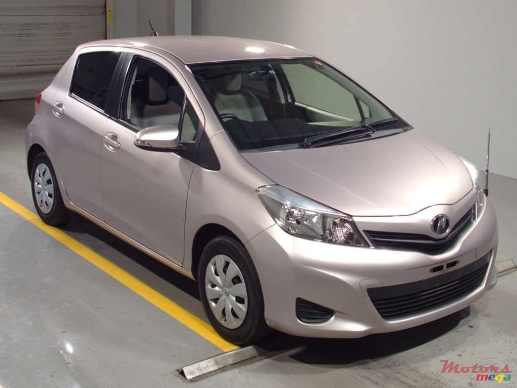 2012' Toyota Vitz photo #1