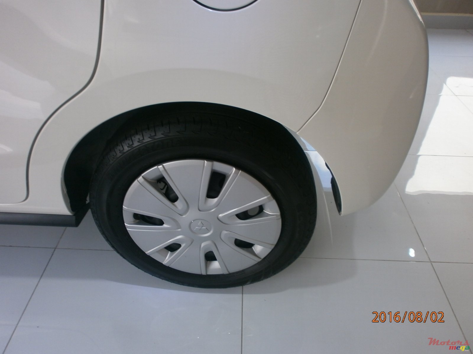 2013' Mitsubishi Mirage photo #3