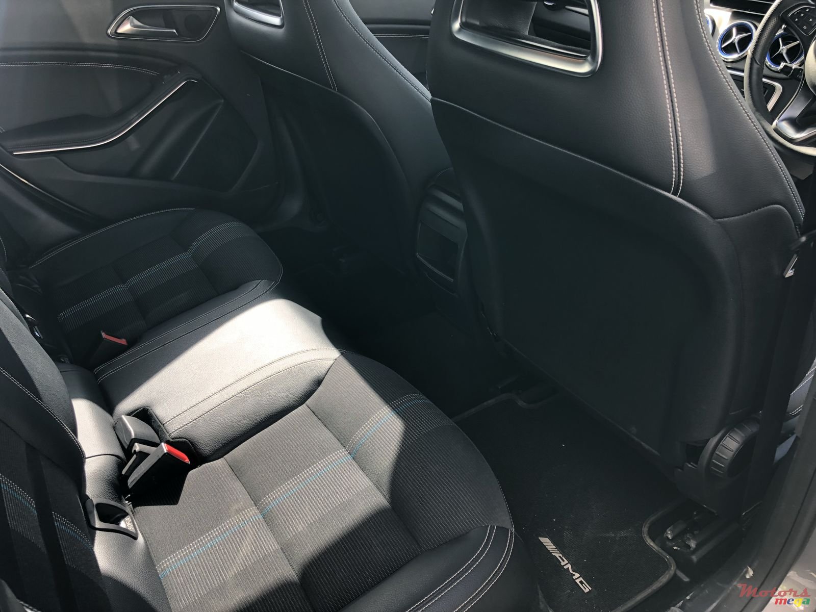 2017' Mercedes-Benz CLA 200 Urban line photo #6