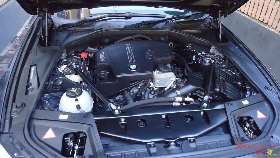 2016' BMW 5 Series photo #4