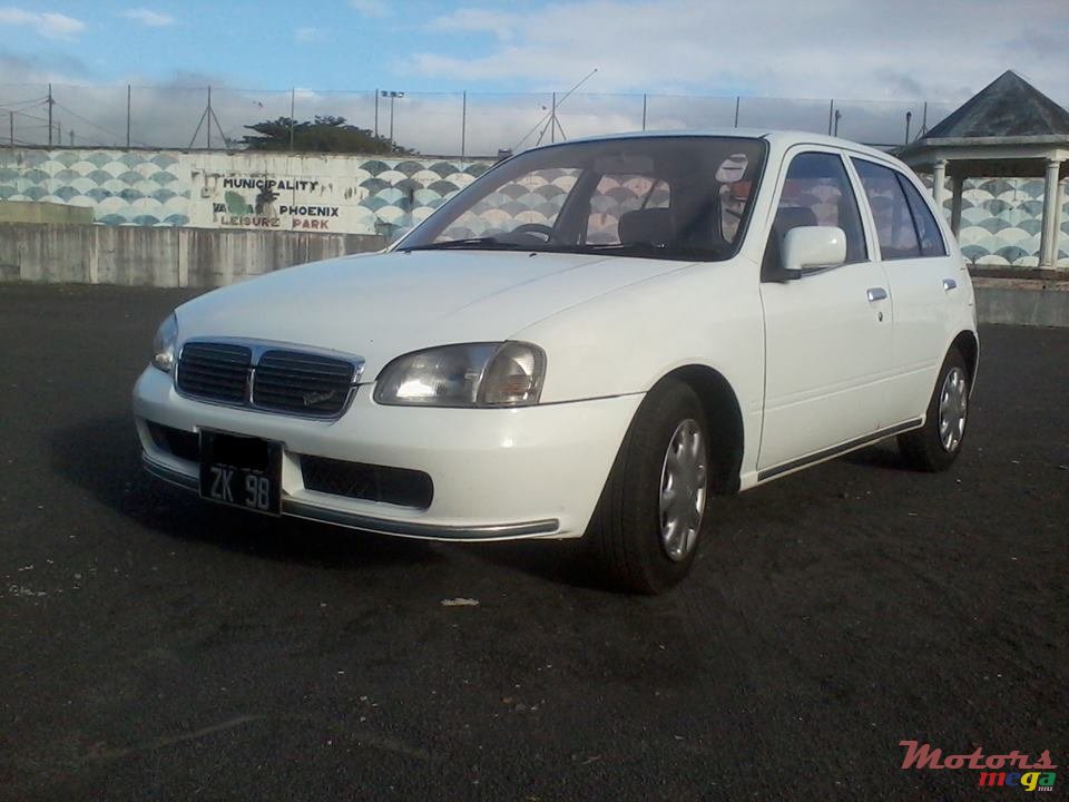 1998' Toyota Starlet photo #3
