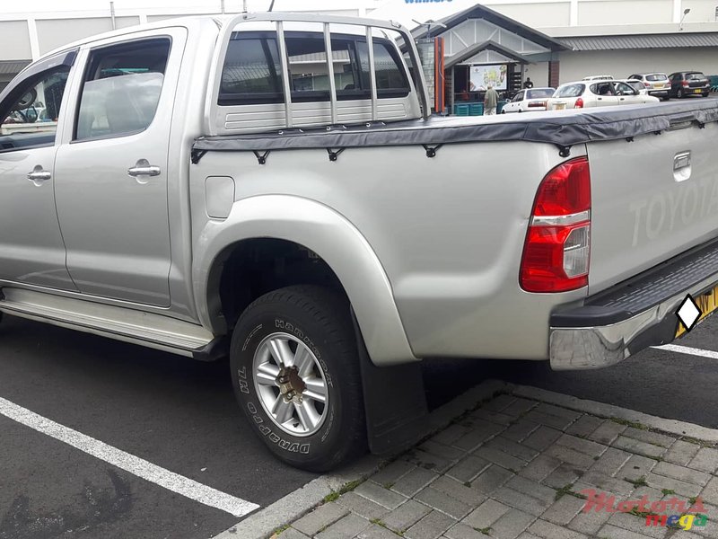 2011' Toyota Hilux 4X4 3.0 photo #4