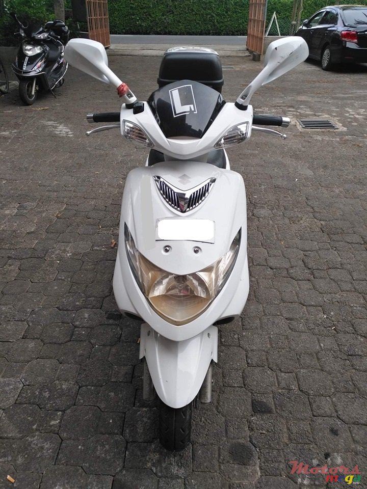 2017' Suzuki AN125 photo #2