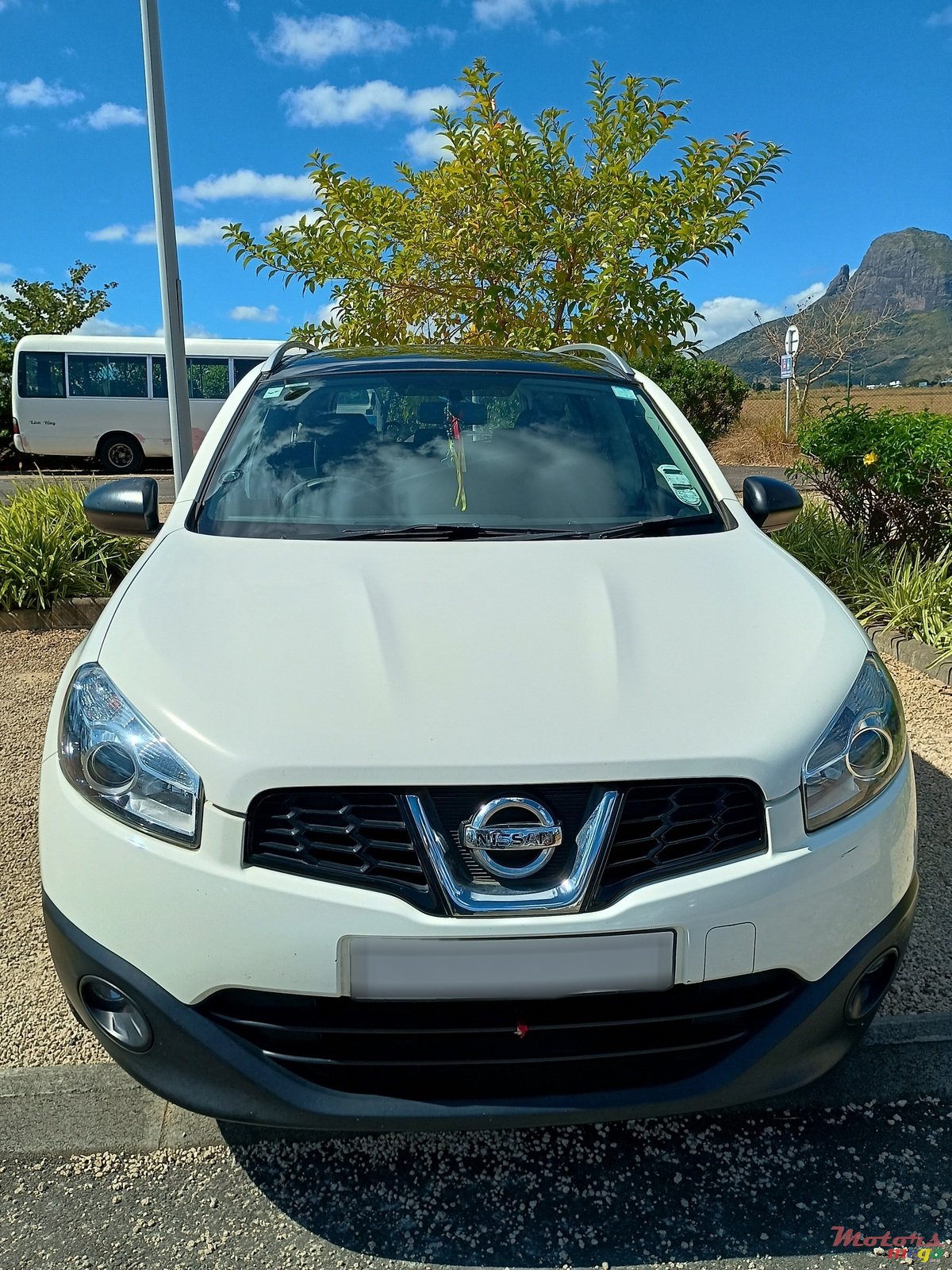 2012' Nissan Qashqai photo #1