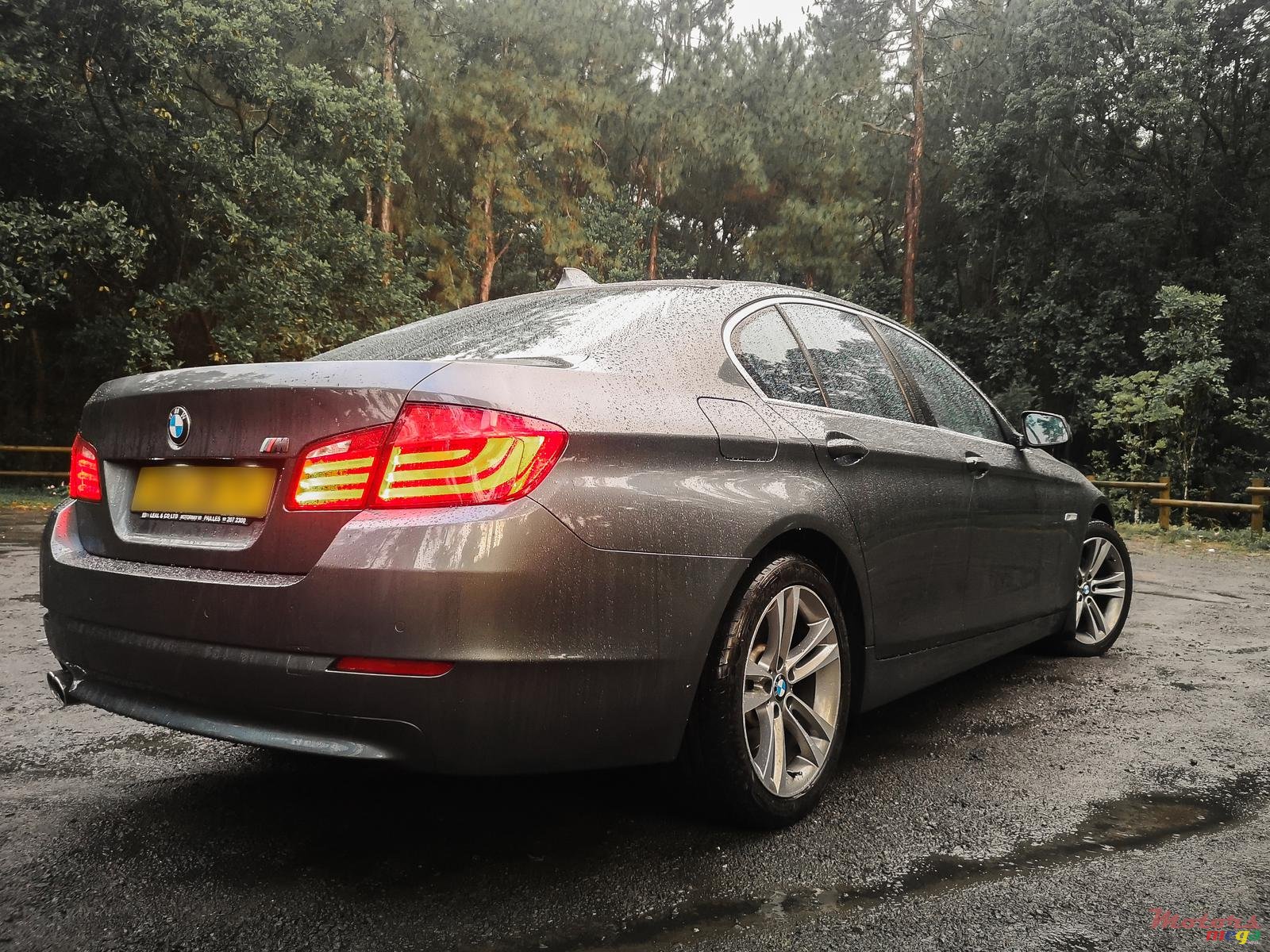 2011' BMW 523 photo #6