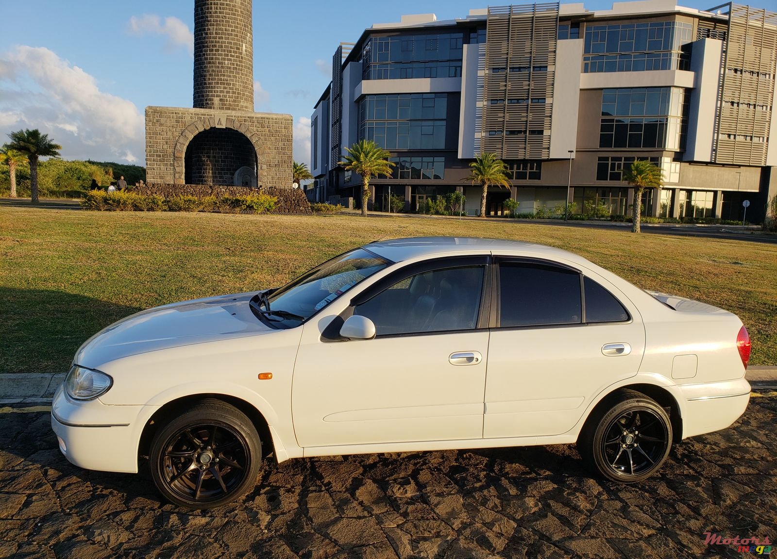 2004' Nissan Sunny N17 photo #1