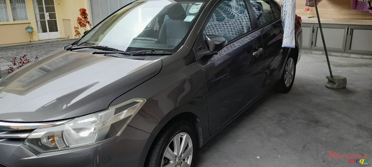 2014' Toyota Yaris photo #3