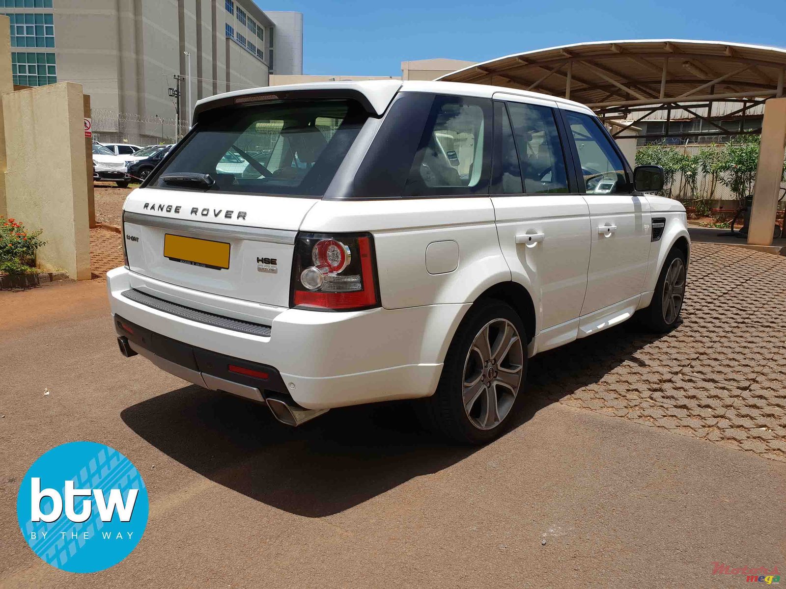 2013' Land Rover Range Rover Sport photo #2