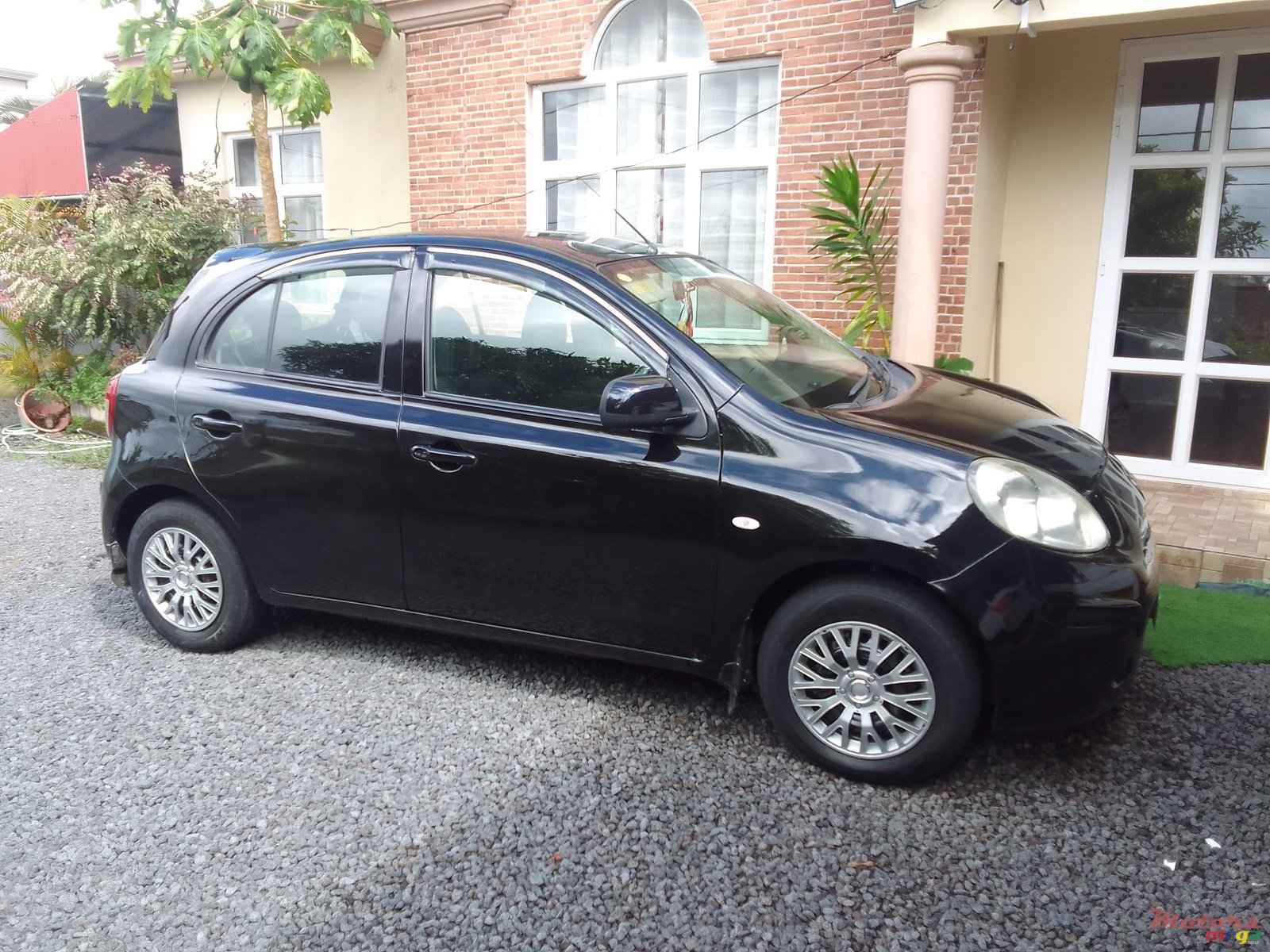 2012' Nissan March photo #1