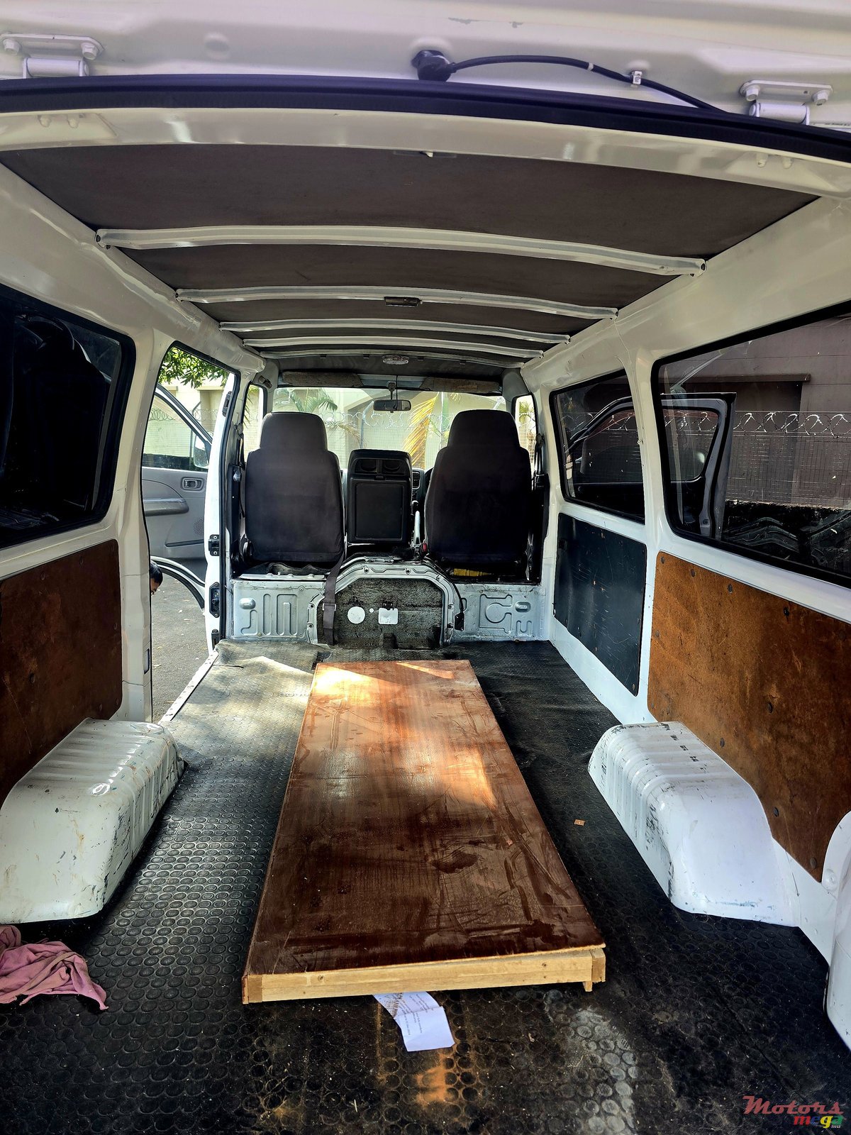 2004' Isuzu Como - Nissan Nv350 photo #6