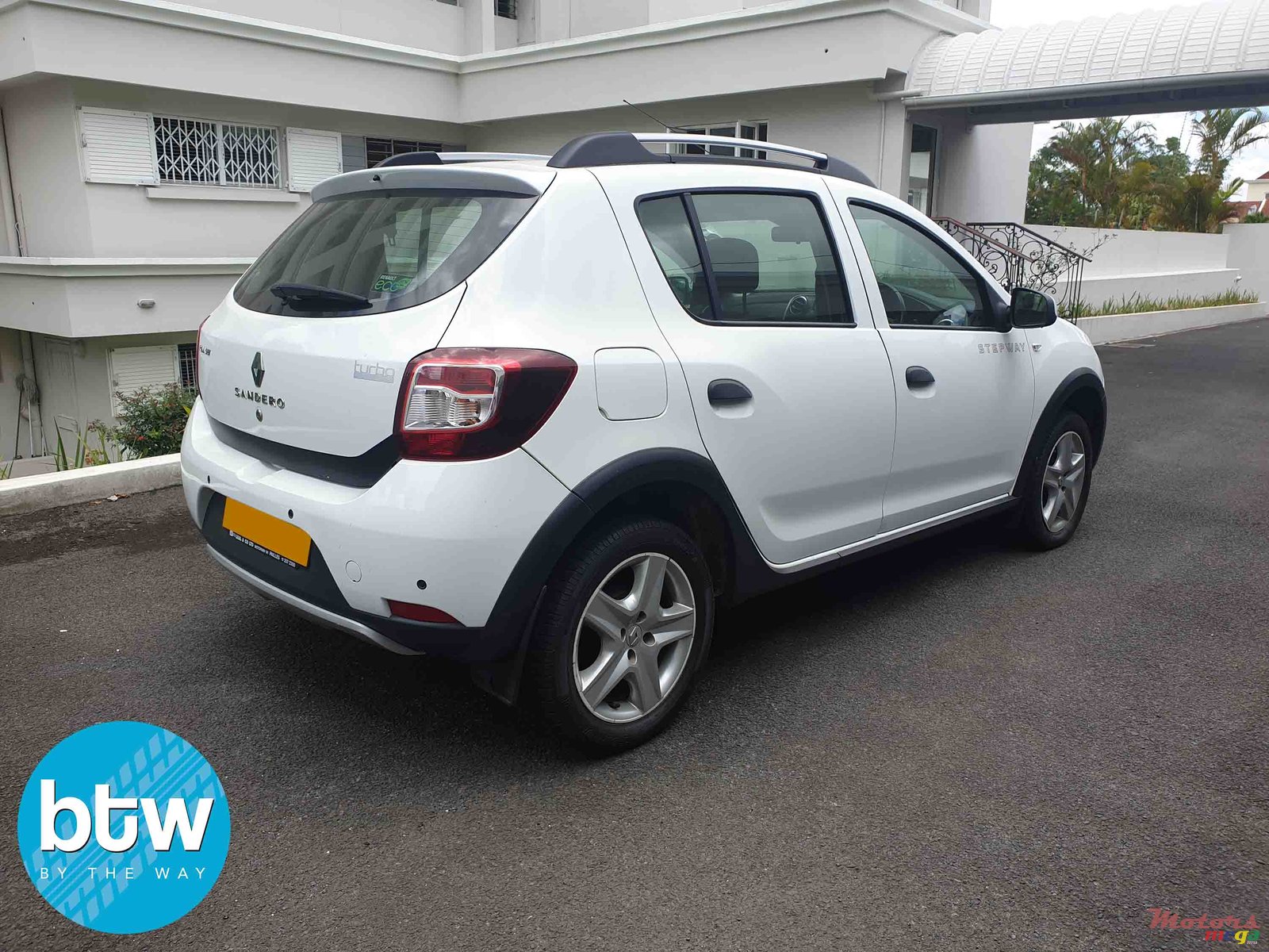 2014' Renault Sandero StepWay photo #2